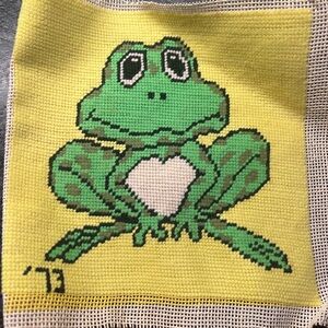1973  Needlepoint Art vintage 70s authentic frog grannycore hobby project rare